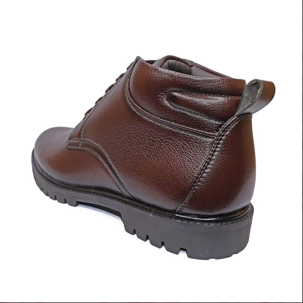 Brown boots for men back view by comfitoes
