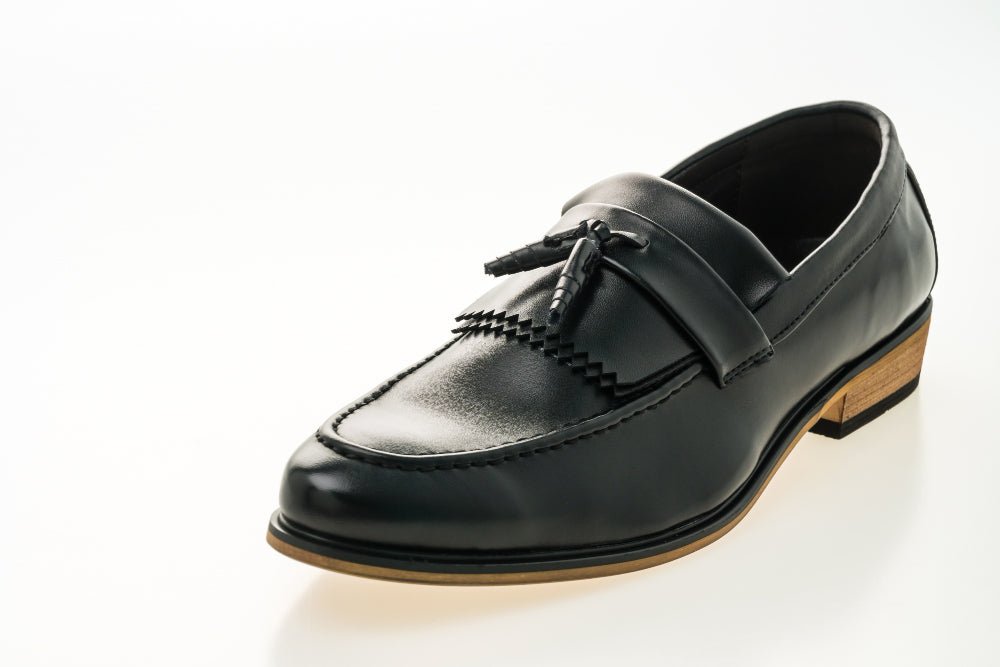 Penny Loafers: The Perfect Blend of Style and Comfort for Men - Comfitoes Footwear Pvt. Ltd.