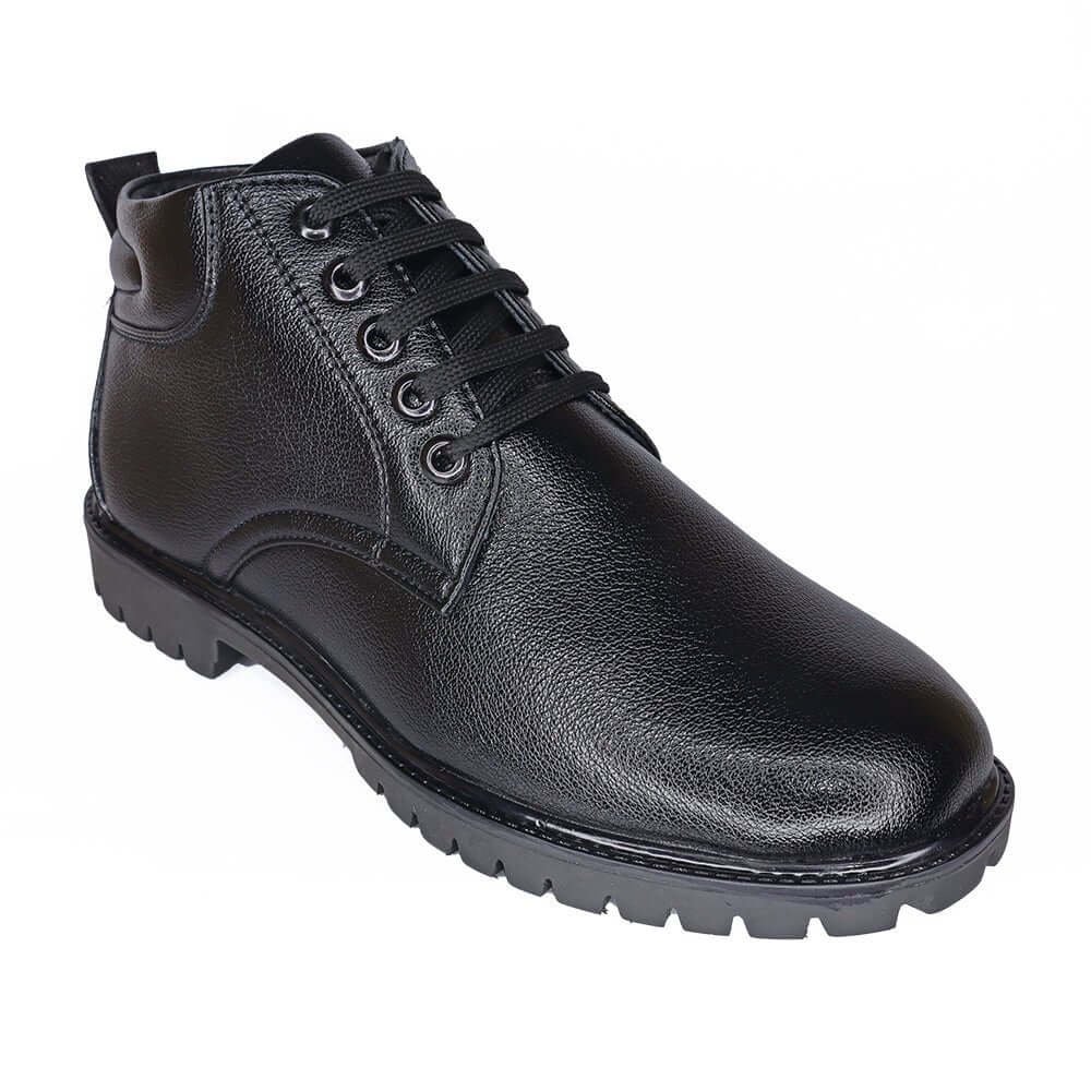 Black boots for men front view by comfitoes